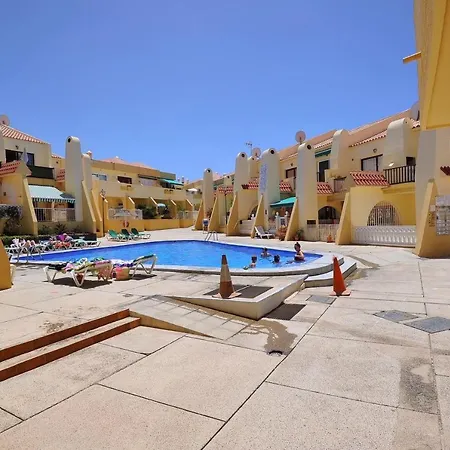 Aircon -Cozy Pool View Apartment - Mareverde Адехе