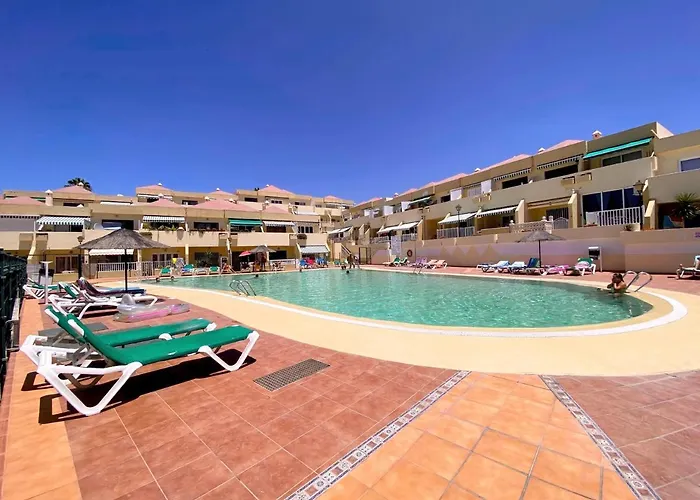 Aircon -Cozy Pool View Apartment - Mareverde