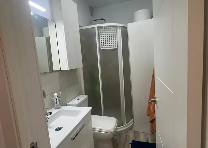 Апартаменты Aircon -Cozy Pool View Apartment - Mareverde Адехе