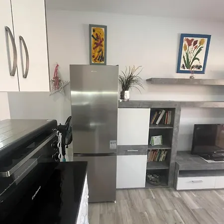 Aircon -Cozy Pool View Apartment - Mareverde Apartment