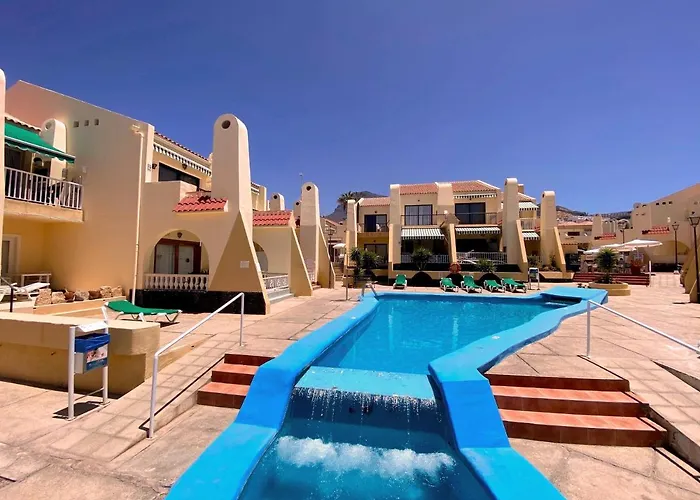 Aircon -Cozy Pool View apartment - Mareverde Appartement